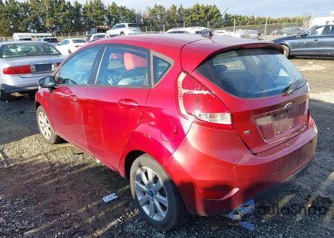 2013 Ford Fiesta Se z USA, uszkodzony, nr VIN 3FADP4EJ7DM136544